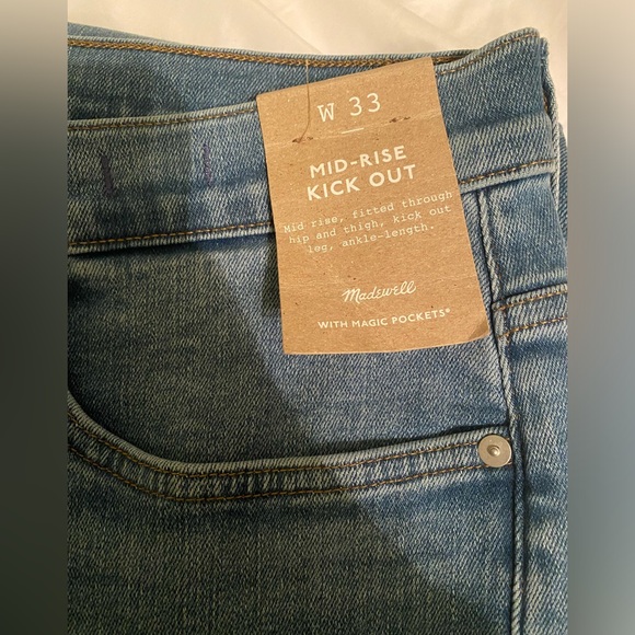 Madewell Kick Out Crop Jeans in Mather Wash, size 33 - Picture 3 of 4